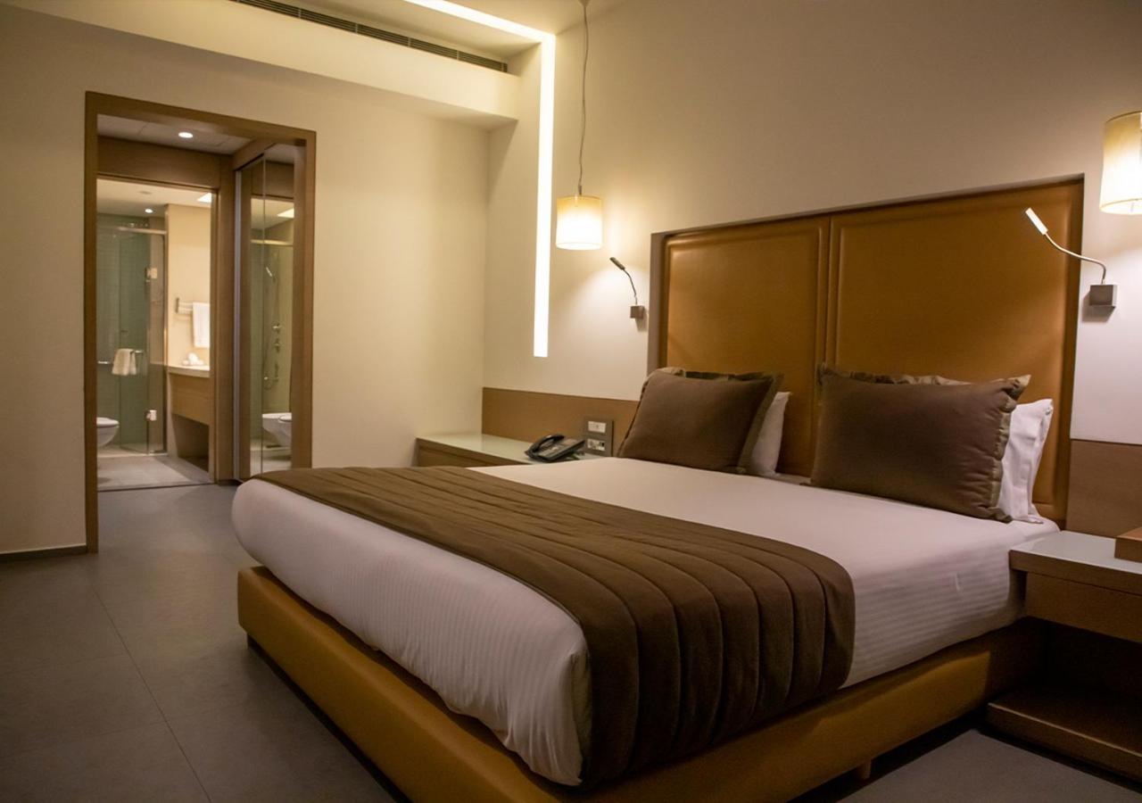 Saifi Suites Hotel Beirute Exterior foto