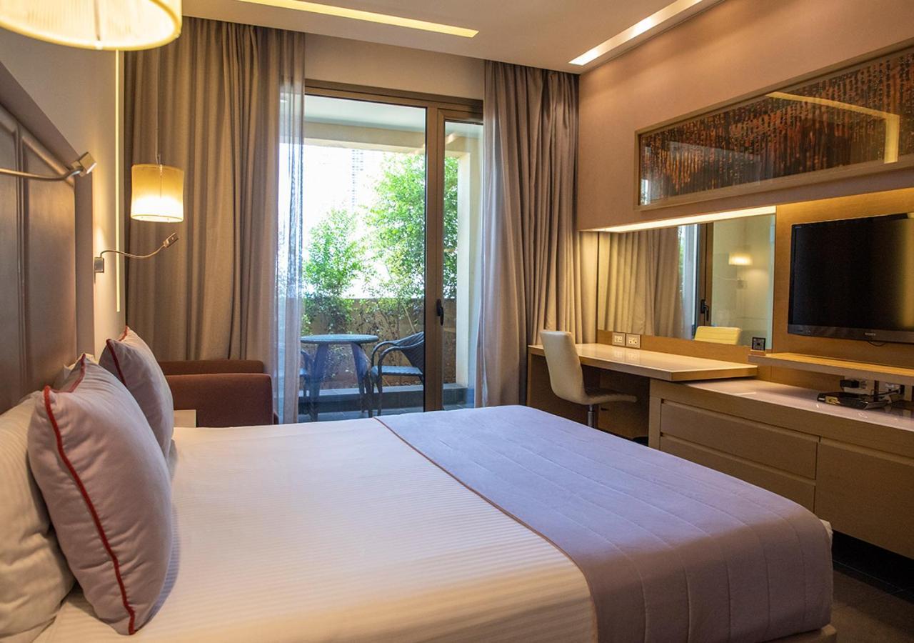 Saifi Suites Hotel Beirute Exterior foto