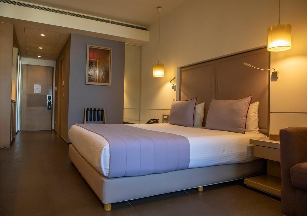 Saifi Suites Hotel Beirute Exterior foto