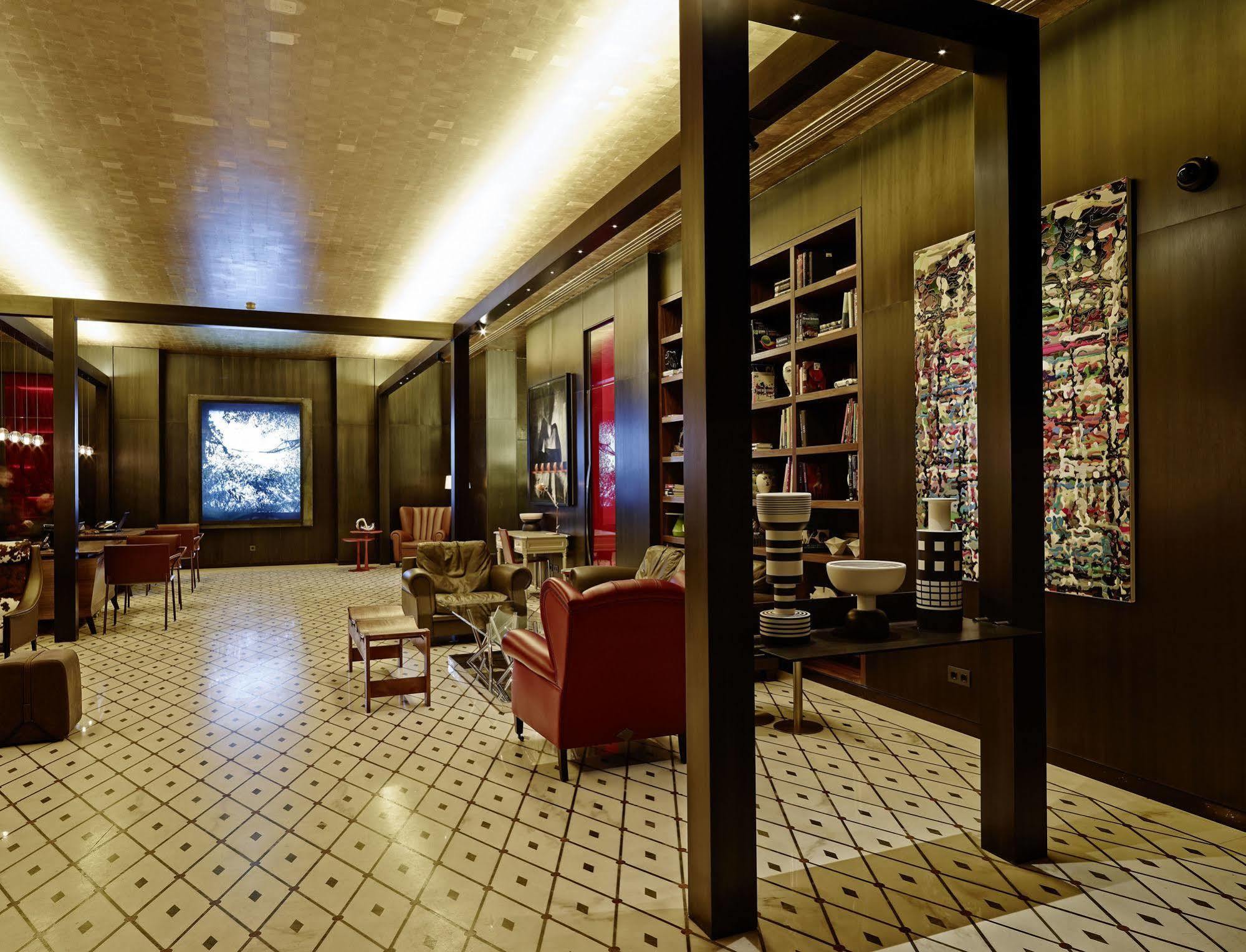 Saifi Suites Hotel Beirute Exterior foto